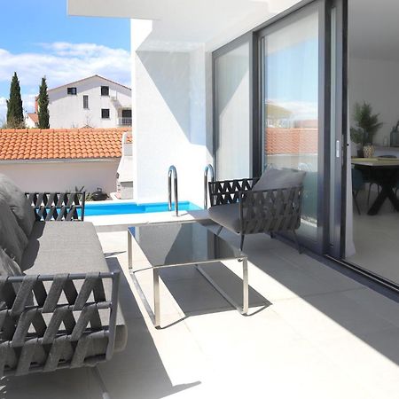 Apartments Terra Sun With Private Pool Or Jacuzzi Njivice Esterno foto