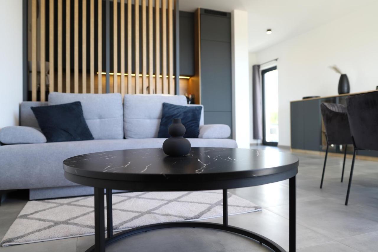 Apartments Terra Sun With Private Pool Or Jacuzzi Njivice Esterno foto