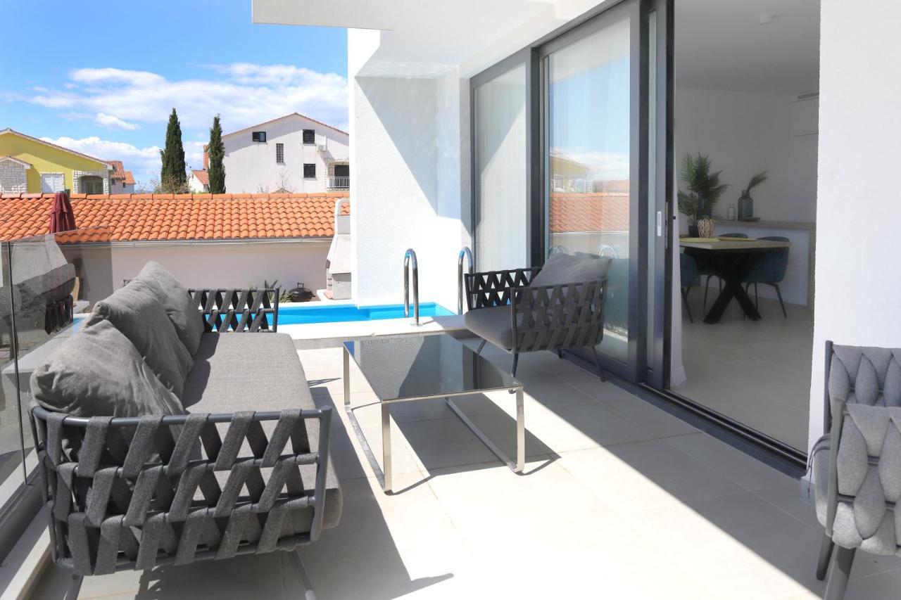 Apartments Terra Sun With Private Pool Or Jacuzzi Njivice Esterno foto